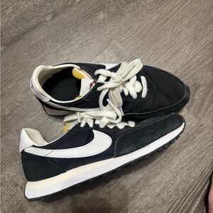 Nike Kids Sneakers Black and White
